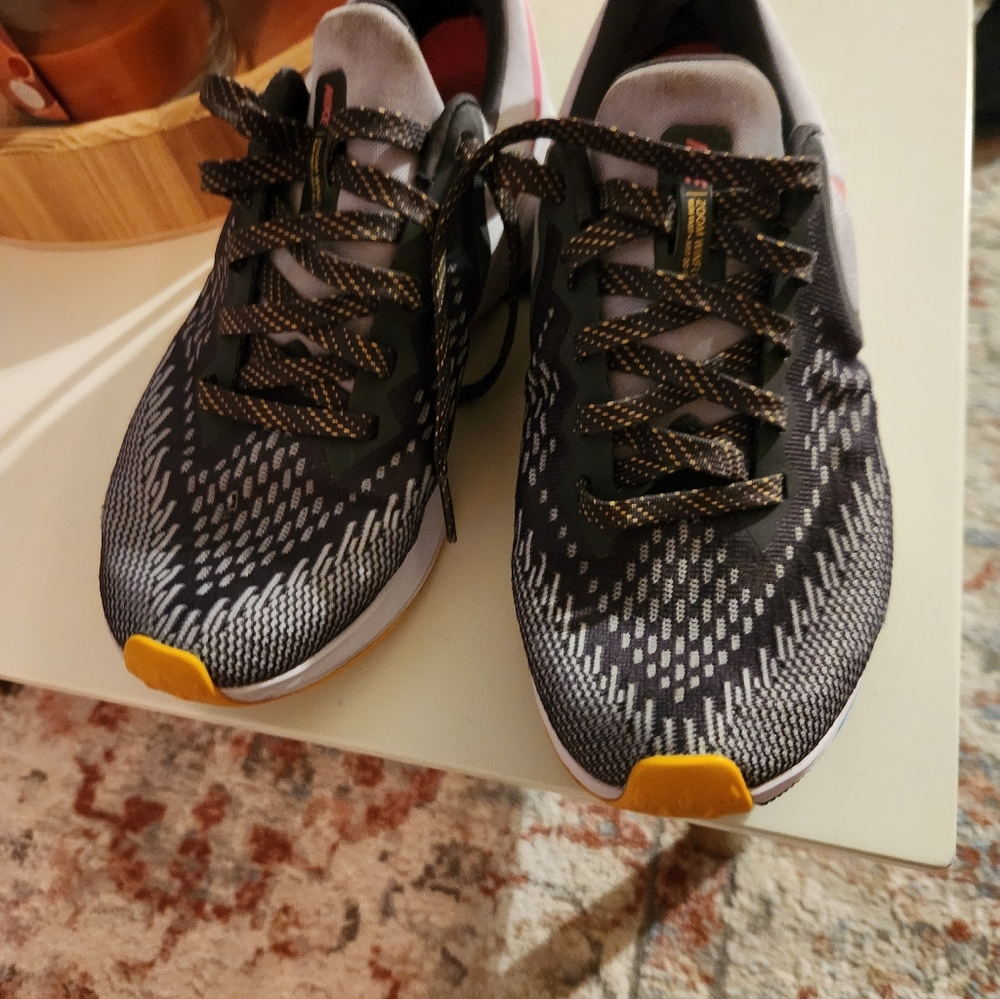 Nike Zoom Winflo in Black and Gray 6.5 womens